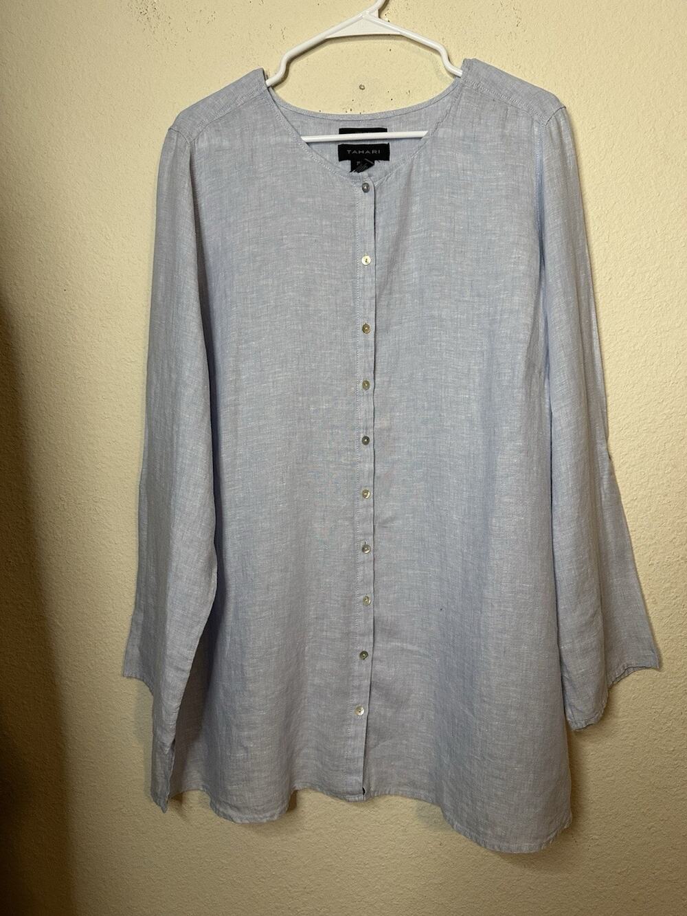 EUC TAHARI Women’s Light Blue 100% Linen Button Front Top Size 1X Casual Dressy